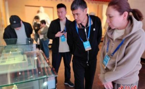 中哈画家齐聚伊宁：喀赞其与六星街写生，共绘多元文化新画卷