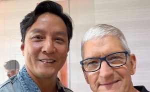 吴彦祖探访Apple Park与库克会面 共话新iPhone期待创作新可能