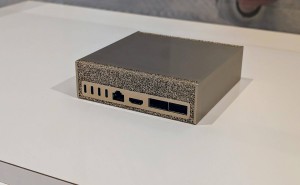英伟达首款桌面PC DGX Spark将售，3到6.5万价格不等，与Jetson Thor各有千秋