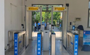 探天下智慧平台：一套系统集控多类型安检门，实现智能联动与高效管理
