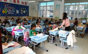 出生人口变化下，小学教师数量缩减，城乡师资调整如何破局？