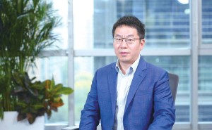 每经对话智谱刘德兵：AI“独角兽”IPO热，技术突破与应用落地加速前行