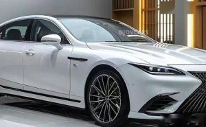 全新雷克萨斯ES来袭！新增四驱还升级内饰，40 - 50万预算选它如何？