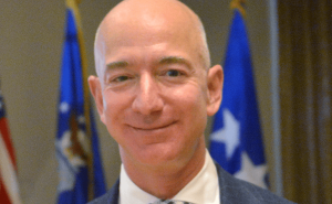 贝索斯62亿押注物理AI重掌CEO，招揽百名精英，与马斯克AI战场再交锋