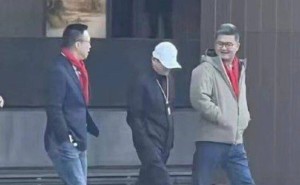 阿里蚂蚁双剑齐发AI新品,马云现身引关注,个人AI入口争夺战打响