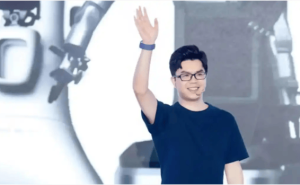 “野生钢铁侠”彭志辉跨界上纬新材 90后科技博主履新董事长