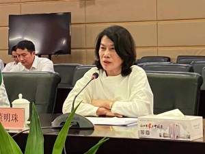 董明珠“少说话”引热议，背后是管理新思路还是风格转变？