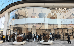 Mate 80系列引爆市场，华为凭硬核创新持续领跑中国科技突围路