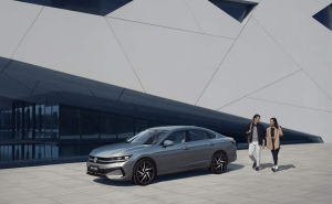 迈腾2026款上市!17.99万起售,AI座舱搭配高速NOA开启智慧出行