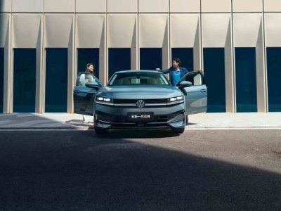 一汽-大众迈腾2026款上市,高速NOA赋能,智能座舱与实用配置全面升级