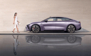 星纪元ES与小米SU7操控大比拼,谁能在新能源赛道脱颖而出?