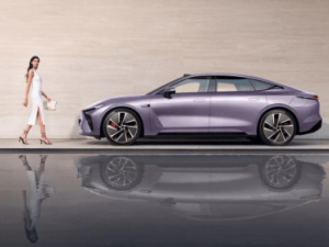 新能源賽道操控對決：星紀元ES與小米SU7誰能問鼎駕控巔峰？