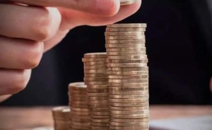 A股董事长“反骨”操作:436万年薪仍不满,公开投反对票求涨薪?