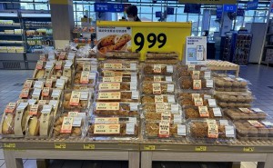 老牌零售商“觉醒”自有品牌：沃尔玛大润发迎战新势力谁能突围？