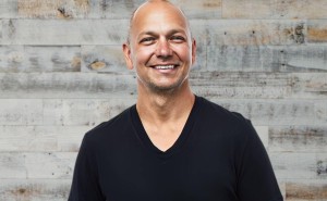 “iPod之父”托尼・法德尔自曝有意接任库克,回归苹果之路或存变数