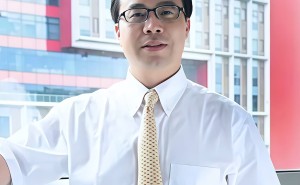 搭上AI东风，中际旭创“逆袭”，“烟台首富”财富狂飙