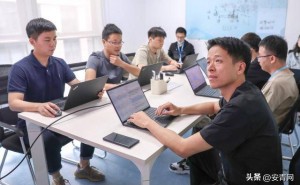 “90后”刘权:于无人之境勇闯科研路 领航国产大模型持续向前