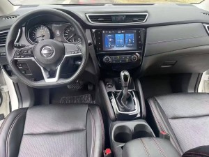 油車與電車大比拼:老年人選車,哪款在操作便捷性上更貼心?