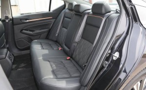 二手车市场:紧凑型SUV与中型轿车“双雄争霸”,消费逻辑深度剖析