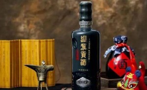 七旬迎驾贡酒董事长接班人引关注：儿子离任后儿媳上位，突围路在何方？