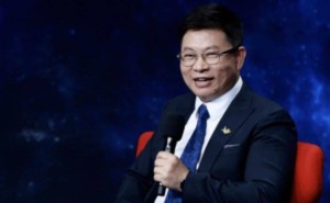 华为终端公司高层“换新”:余承东接棒董事长,多位高管职务调整