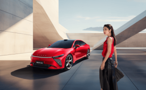 高端新能源驾控对决:星纪元ES与小米SU7,谁更契合你的出行需求?