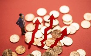 2025年中国内地70人新晋亿万富豪行列 蜜雪冰城“张氏兄弟”成餐饮业代表