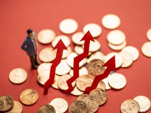 2025年中国内地70人新晋亿万富豪行列 蜜雪冰城“张氏兄弟”成餐饮业代表