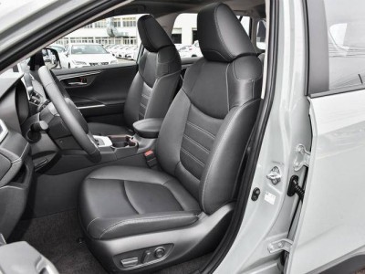 起亚K5 2025款：2900mm轴距打造舒适空间，百度智联引领科技新体验