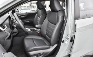 起亚K5 2025款：2900mm轴距打造舒适空间，百度智联引领科技新体验