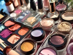 万宁莎莎国际相继撤离内地市场，香港美妆零售企业如何破局突围？