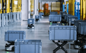 京东物流海外布局再进一步 英国首个智狼仓投用 近200台机器人助力效率跃升