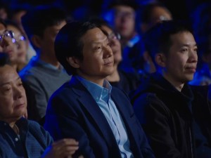 雷军暂别发布会舞台，小米17 Ultra携徕卡亮相，起售价突破7000元档