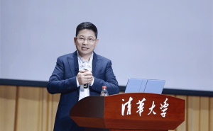 鸿蒙公开课2025收官:高校赋能人才培育 驱动千亿生态蓬勃发展