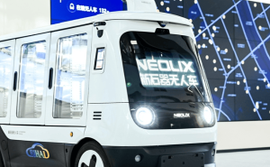 从实验室到日常生活:无人车如何以科技之力重塑人类出行新图景