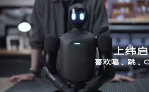 能装进背包的“生命体”！稚晖君推出小尺寸人形机器人启元Q1，开启新可能