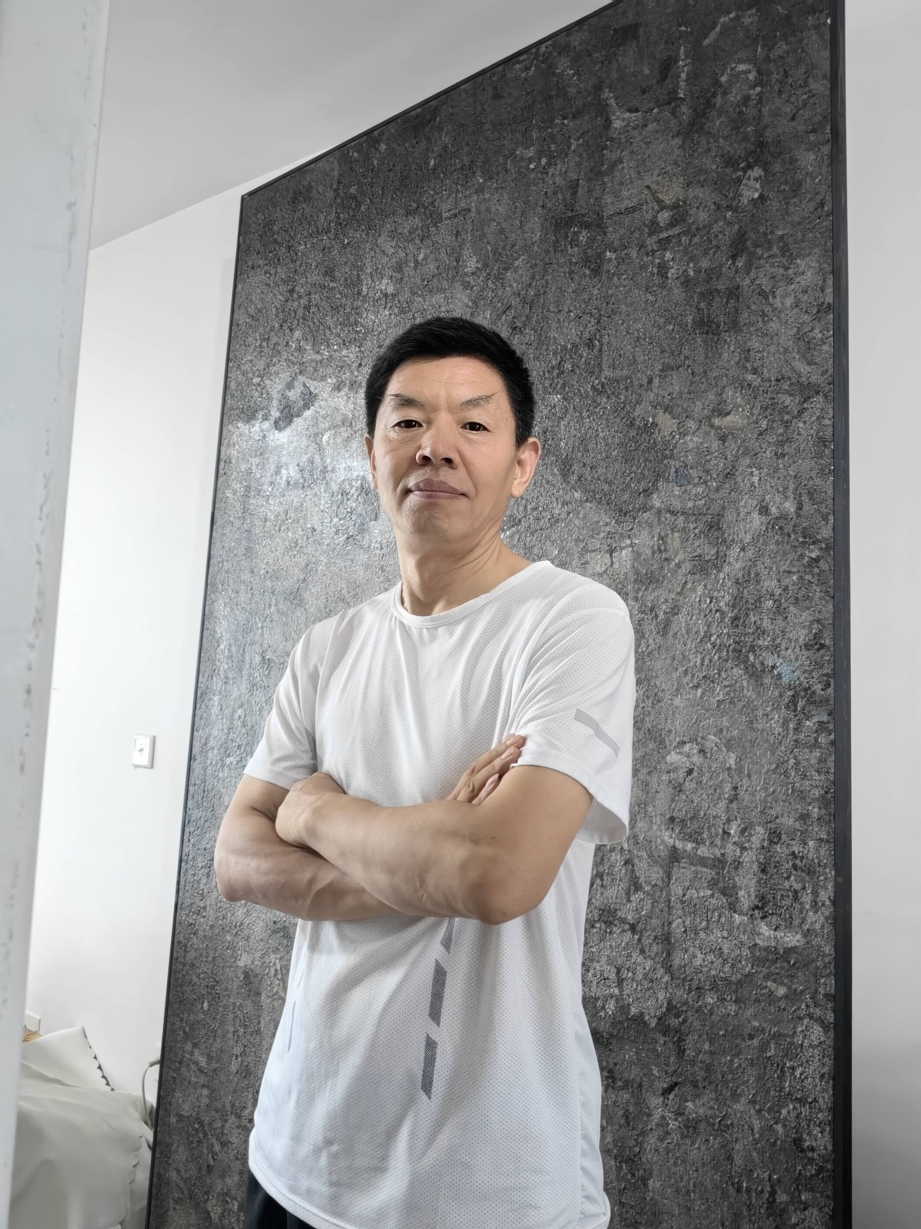 与作品合影