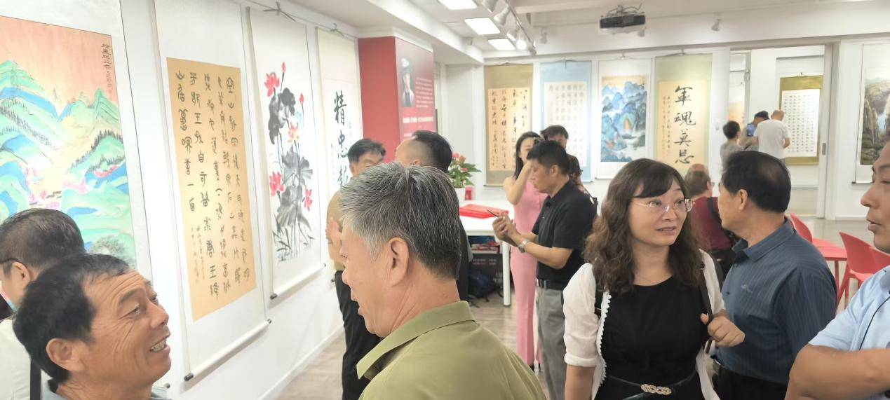许文菲画作展示