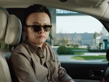 理想汽车跨界发布AI眼镜Livis！1999元起售 车控联动打造智能新体验