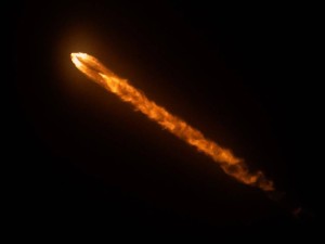 SpaceX 2025年火力全开:167次轨道发射全由猎鹰9号完成 星链再扩容