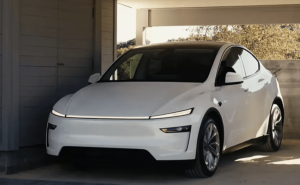 特斯拉Cybercab明年量产在即 无刹车方向盘设计引关注，国产前景几何？