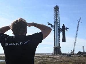 马斯克SpaceX宣布降轨数千颗“星链”卫星,太空安全引关注