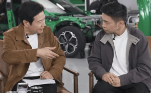 雷军新年首场直播拆车回应质疑，谈黑水军操纵账号，定2026年55万交付目标