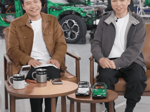 雷军新年直播拆解YU7技术细节，直面舆论争议并透露未来产品规划