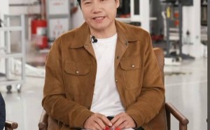 雷军直面质疑：未来五年研发至少投2000亿，2026年汽车交付目标55万