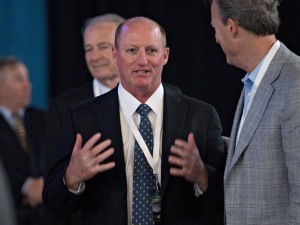 巴菲特退休交棒阿贝尔，新老交接下伯克希尔未来何去何从？