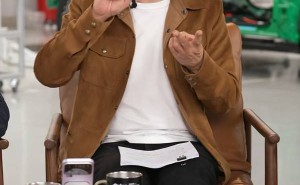 雷军直播回应舆论质疑:坚决打击黑水军 重视用户真实声音