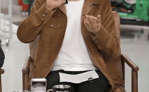 雷军直播澄清“小字营销”等谣言 强化法务打击黑水军