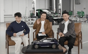 雷军新年直播拆解YU7，回应多项质疑，透露小米汽车未来交付目标