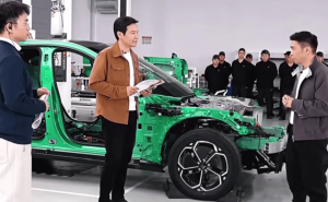 雷军直播回应“小字营销”等行业争议 透露2026年规划与交付目标